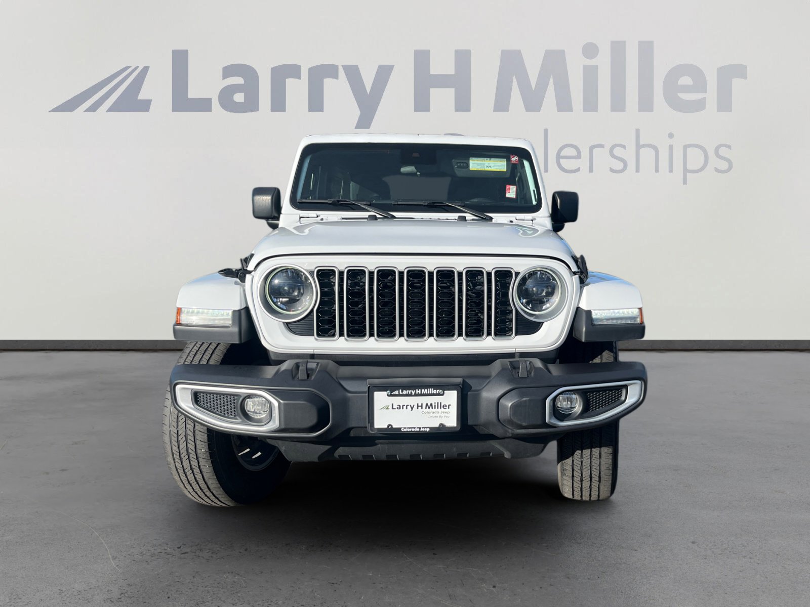 Used 2024 Jeep Wrangler Sahara image 8