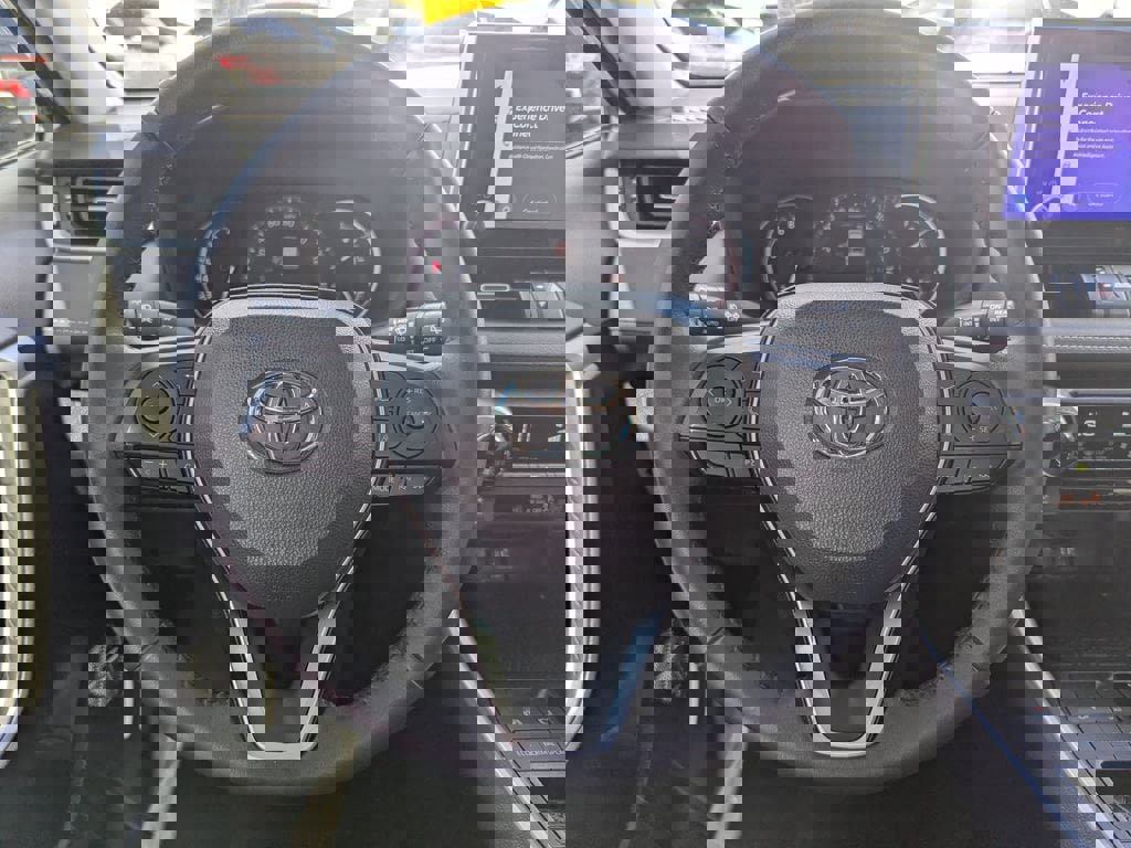 Used 2023 Toyota RAV4 XLE Premium image 12