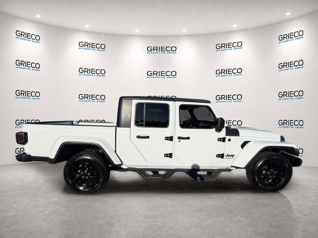 Used 2021 Jeep Gladiator Sport AWD/4WD image 8