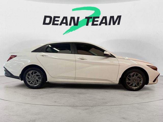 Certified 2025 Hyundai Elantra Blue image 8