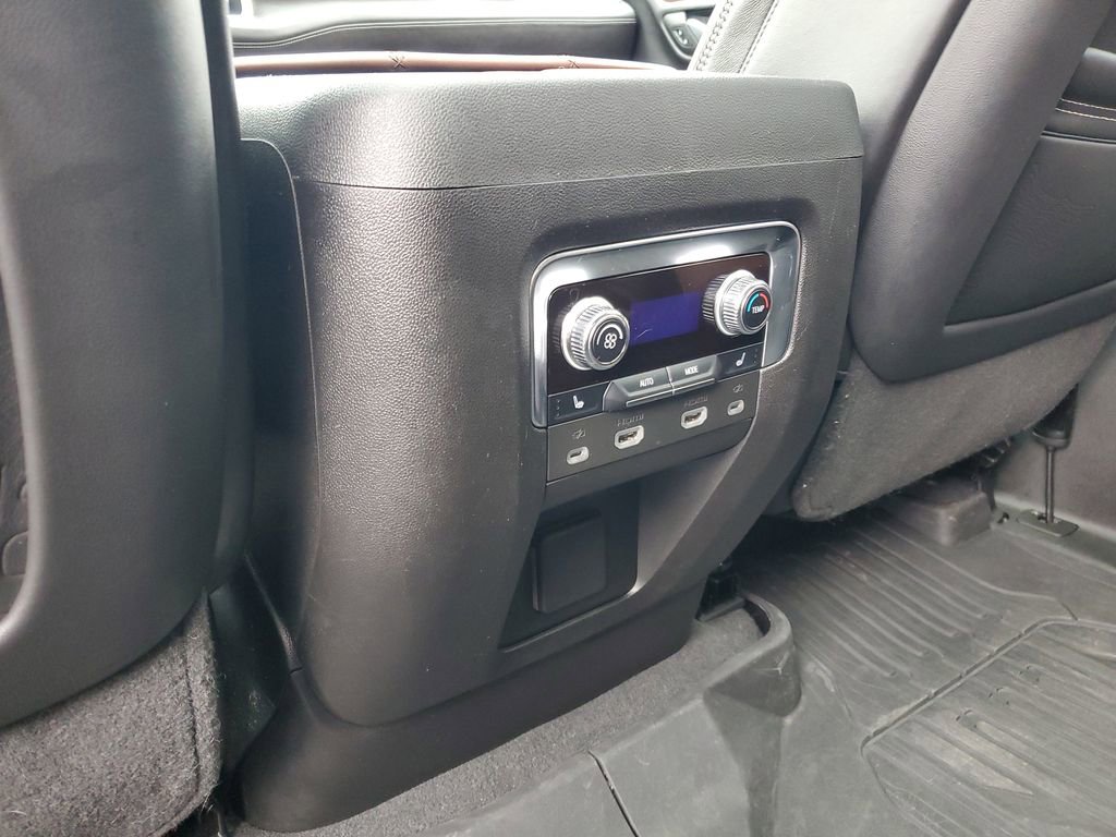 Certified 2023 GMC Yukon Denali Ultimate w/ LPO, Floor Liner Package AWD/4WD image 33