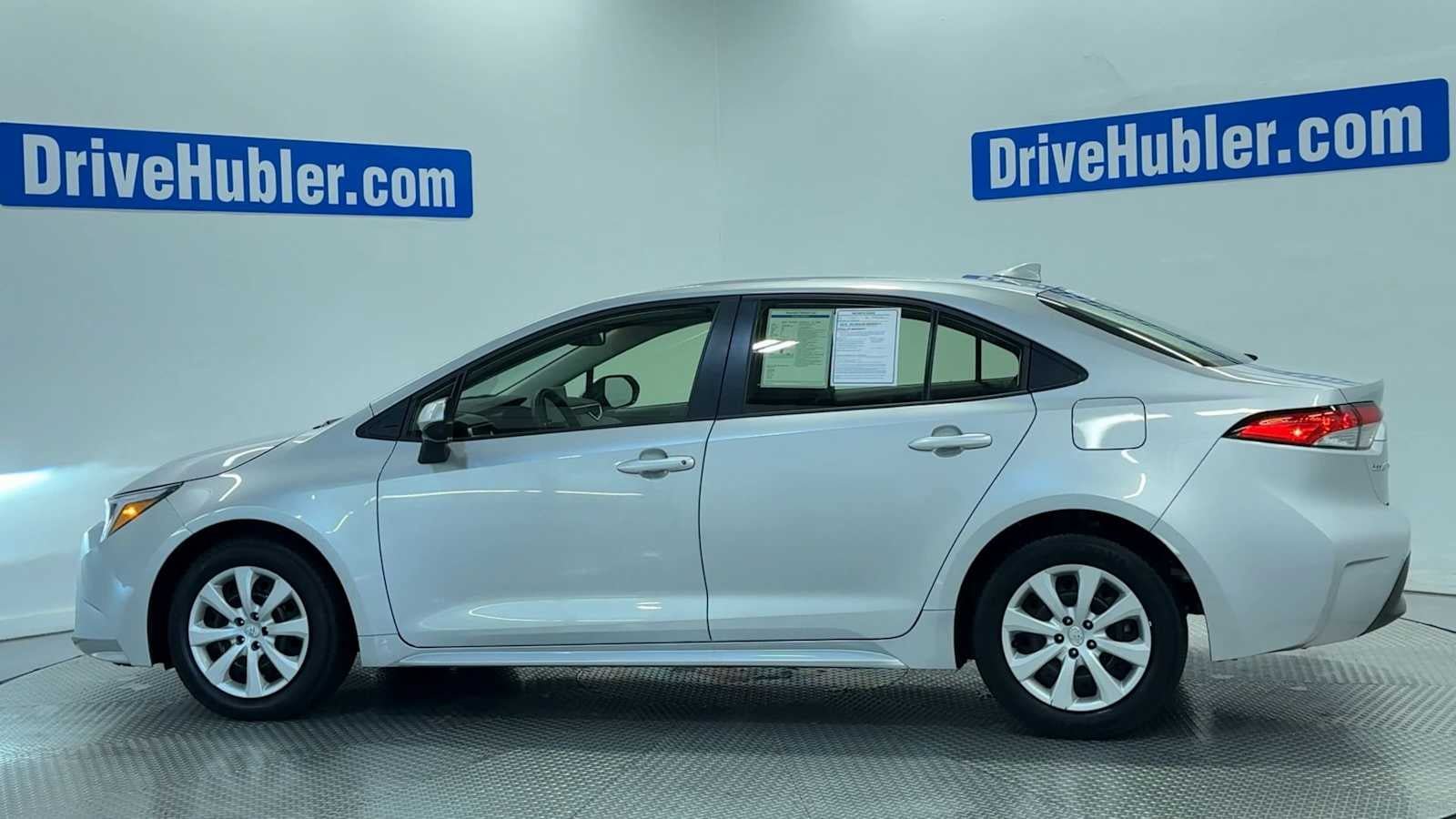 Used 2025 Toyota Corolla LE FWD image 5