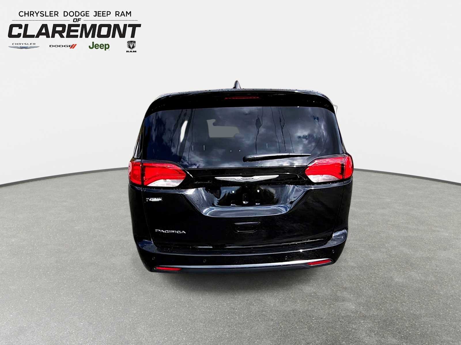 New 2027 Chrysler Pacifica LX FWD image 7