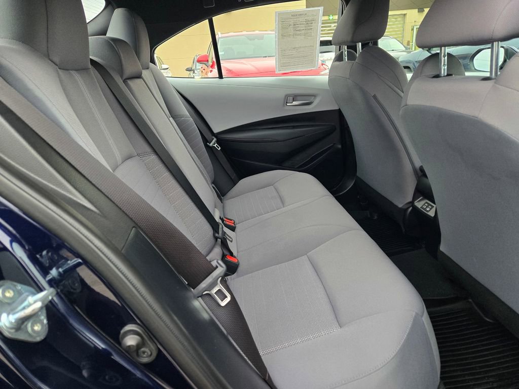 Used 2025 Toyota Corolla SE image 12