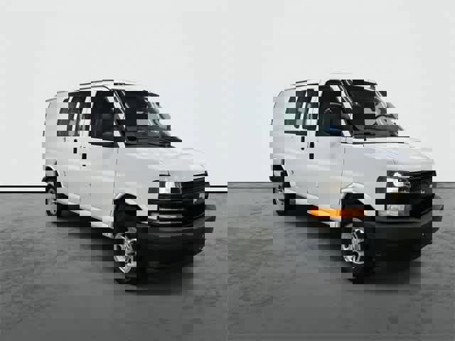 Used 2018 Chevrolet Express 2500 w/ Driver Convenience Package image 5