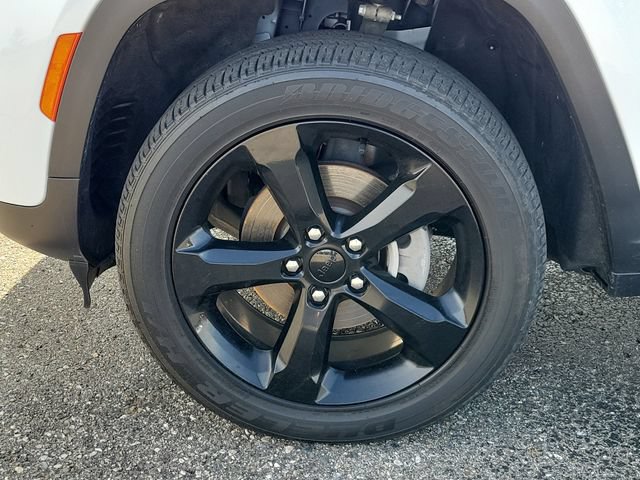 Used 2023 Jeep Grand Cherokee Altitude AWD/4WD image 5