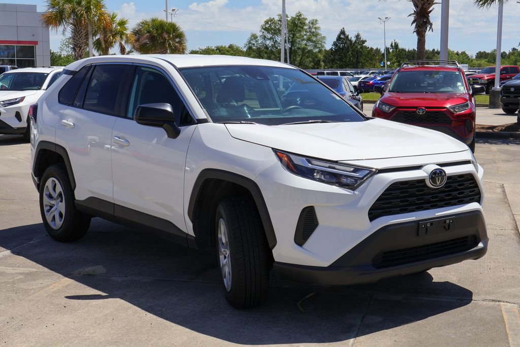 Used 2024 Toyota RAV4 LE image 22