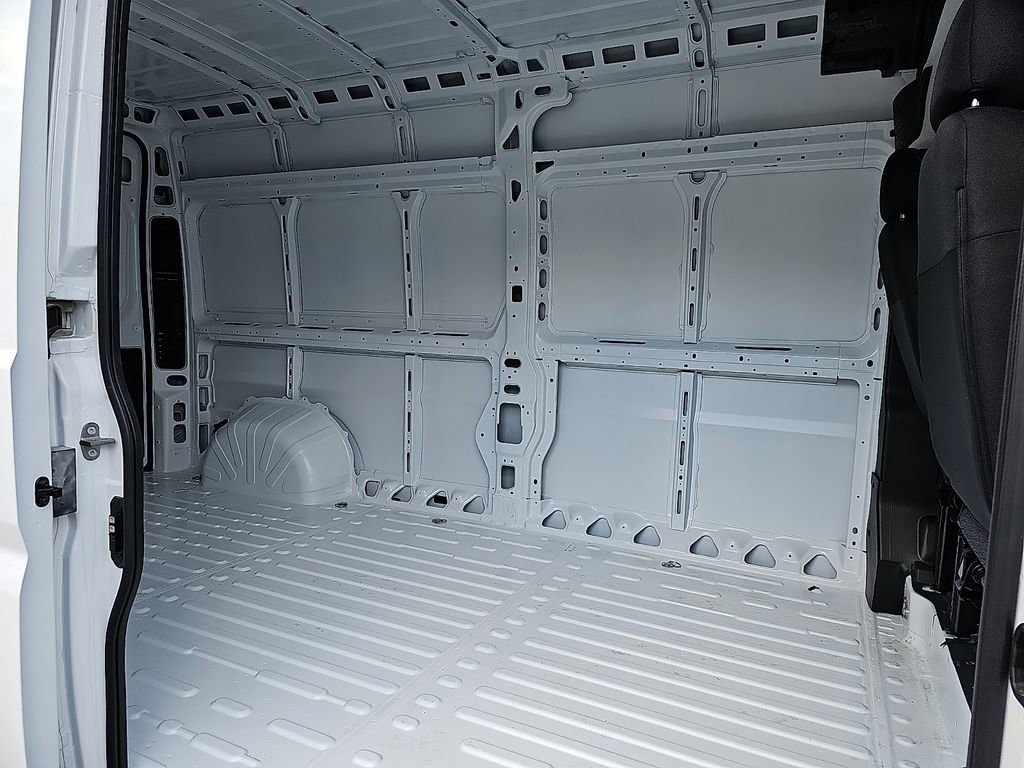 Used 2025 RAM ProMaster 2500 FWD image 10