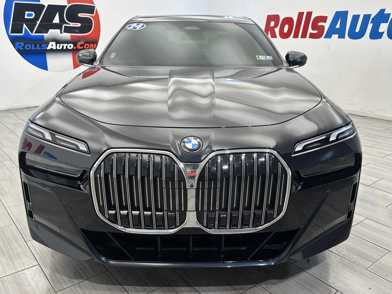 Used 2024 BMW 740i xDrive AWD/4WD image 8