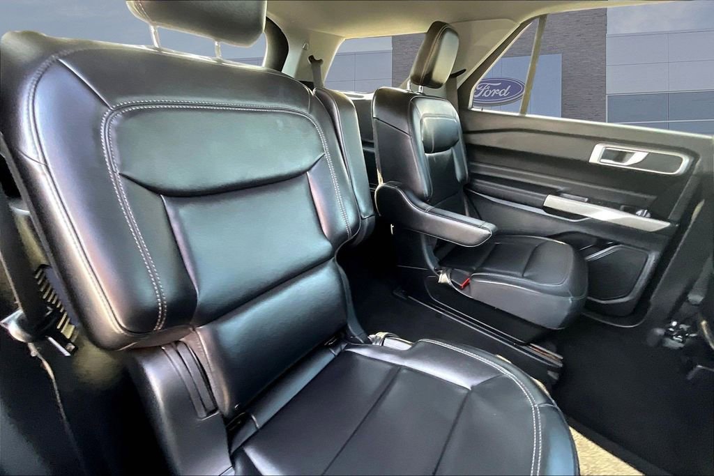 Used 2023 Ford Explorer XLT w/ Equipment Group 202A image 25