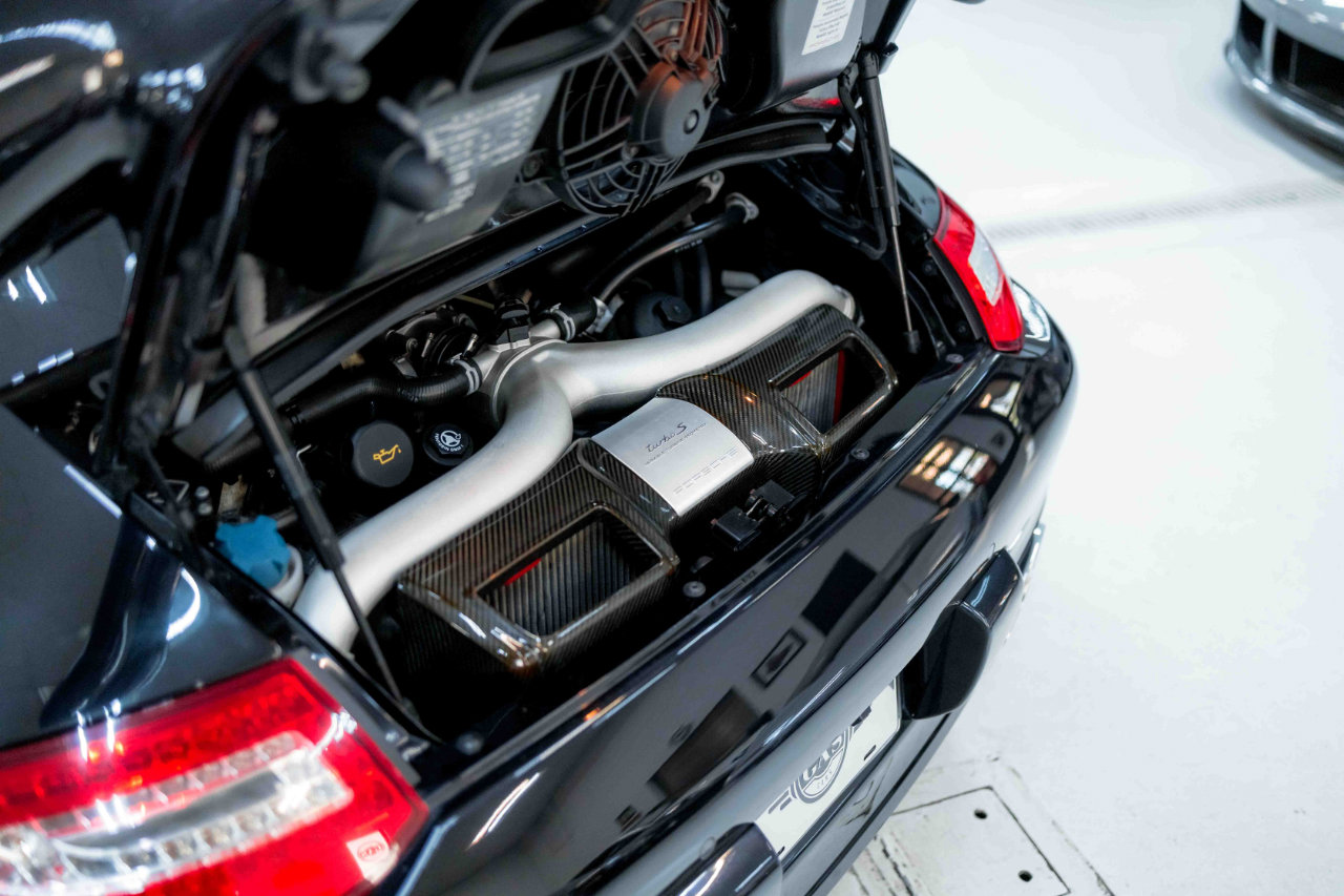 Used 2011 Porsche 911 Turbo S image 86