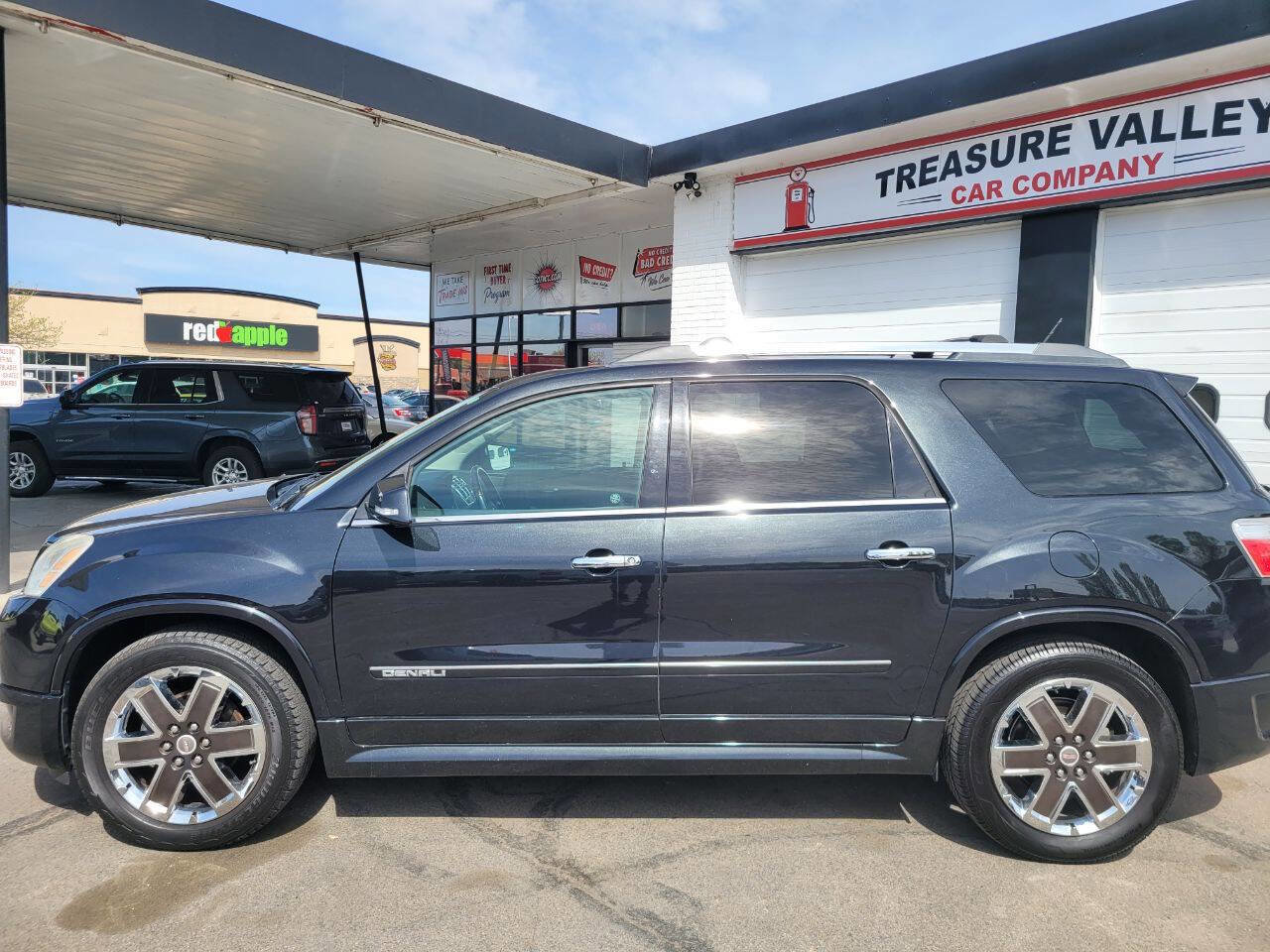 Used 2012 GMC Acadia Denali image 2