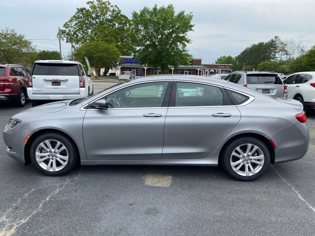 Used 2017 Chrysler 200 Limited Platinum FWD image 10