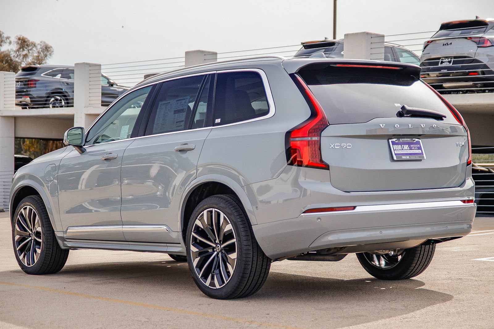 New 2026 Volvo XC90 T8 Ultra w/ Protection Package Premier AWD/4WD image 4