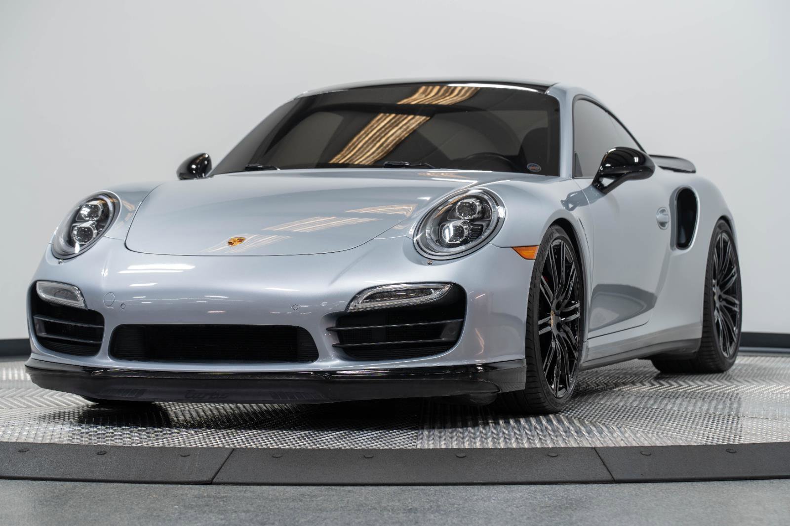 Used 2016 Porsche 911 Turbo image 68