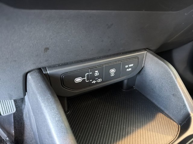 Used 2025 Kia K4 FWD image 25
