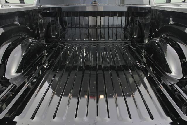 New 2026 RAM 1500 4x4 Crew Cab image 17