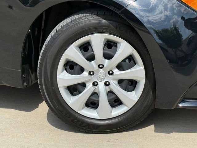 Used 2024 Toyota Corolla LE image 2