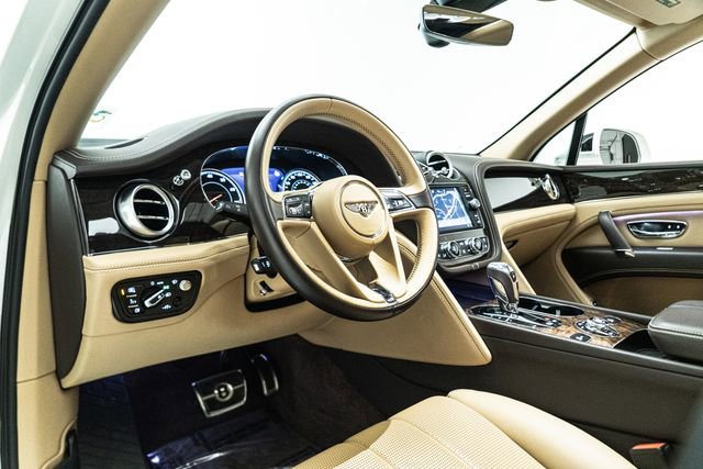 Used 2019 Bentley Bentayga AWD/4WD image 23