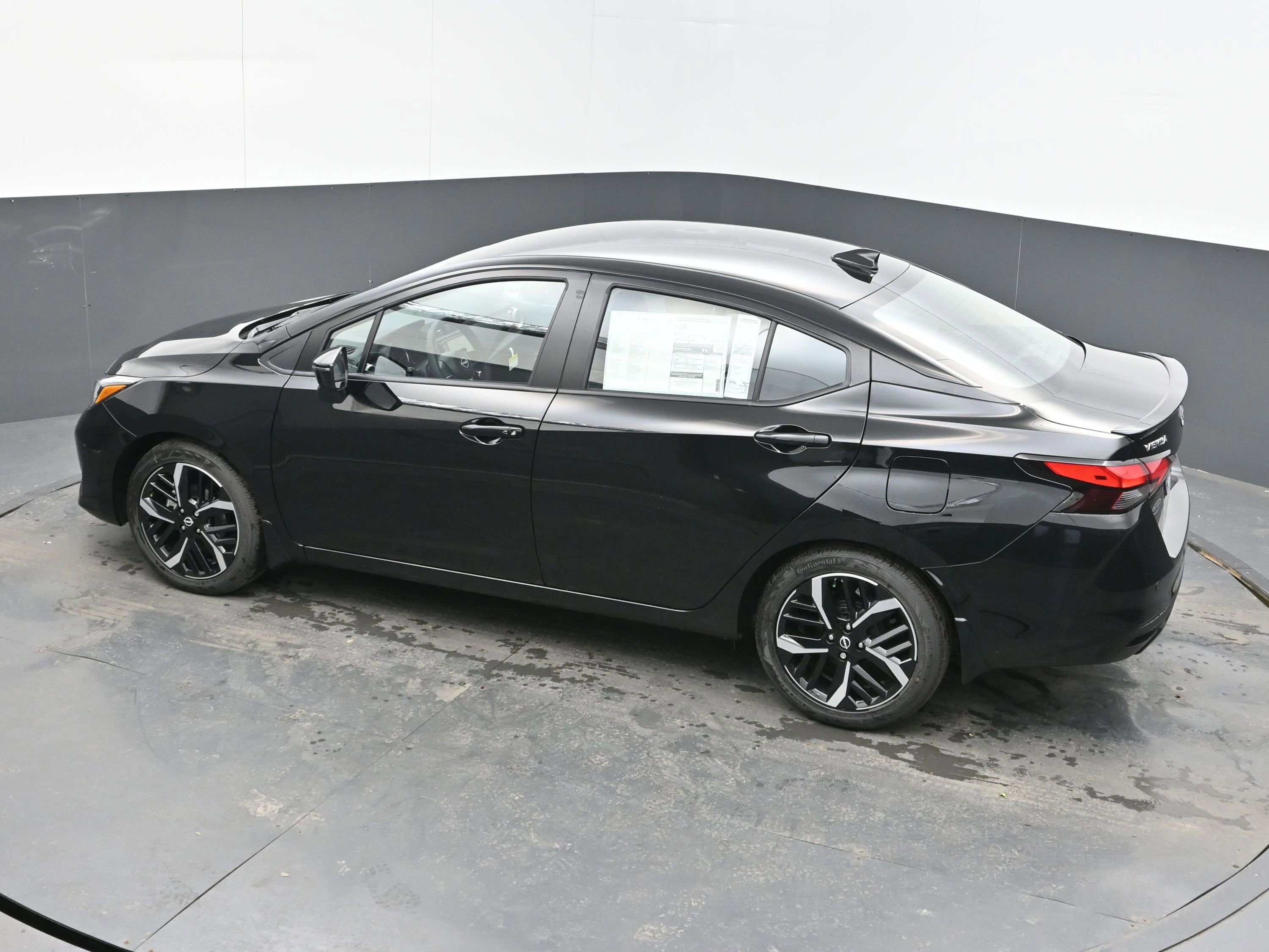 New 2025 Nissan Versa SR image 34