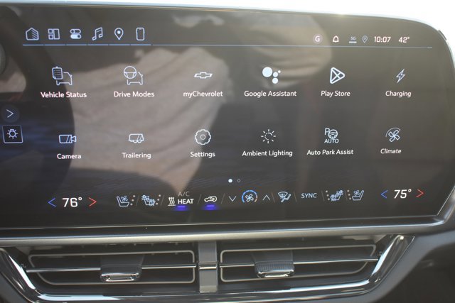 New 2026 Chevrolet Equinox EV RS image 25