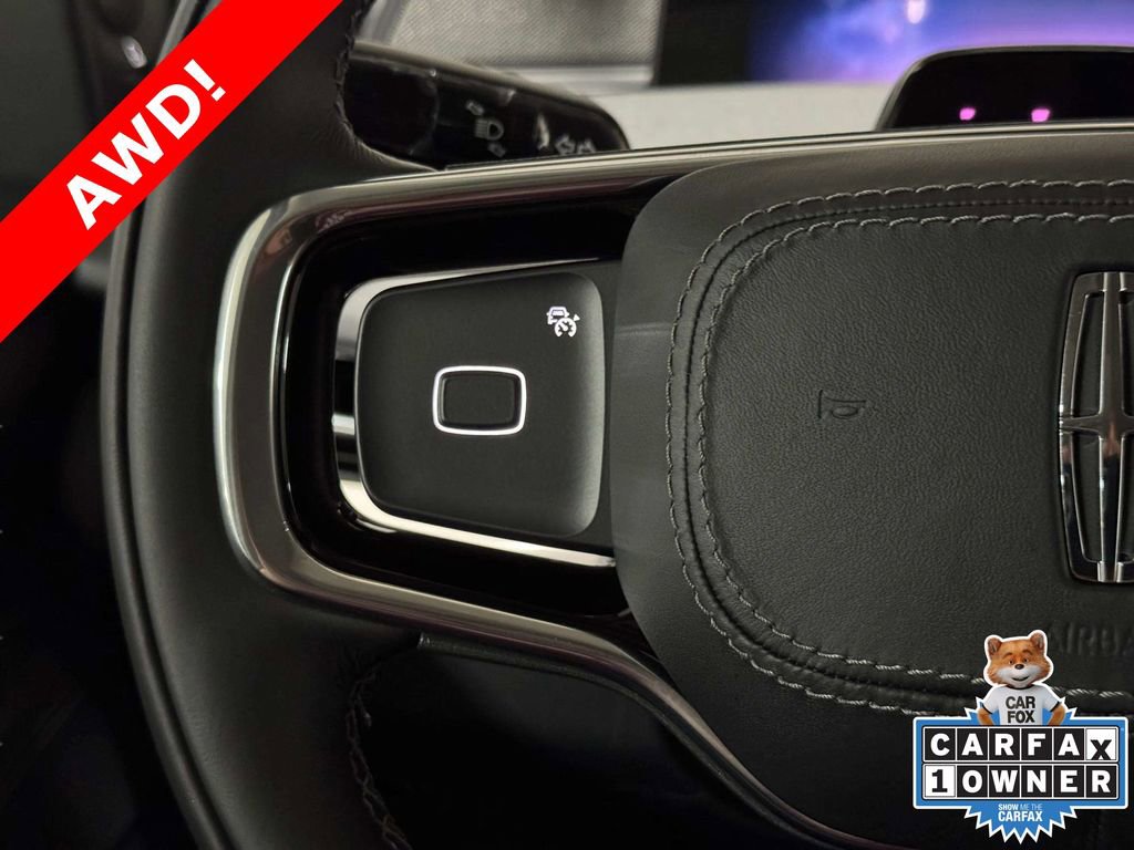 Used 2025 Lincoln Navigator Reserve image 9