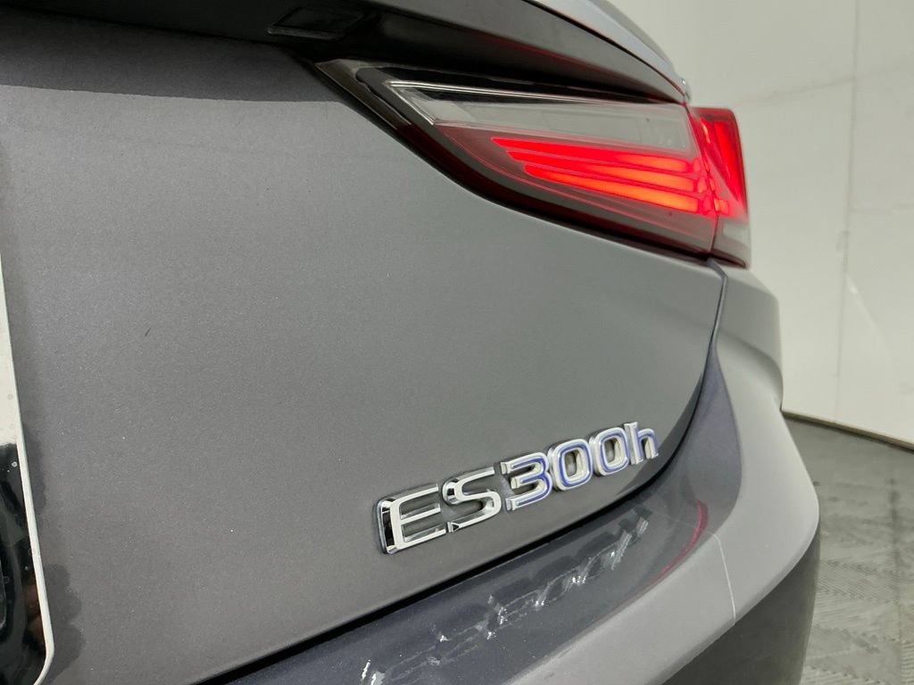 Used 2020 Lexus ES 300h w/ Premium Package FWD image 30