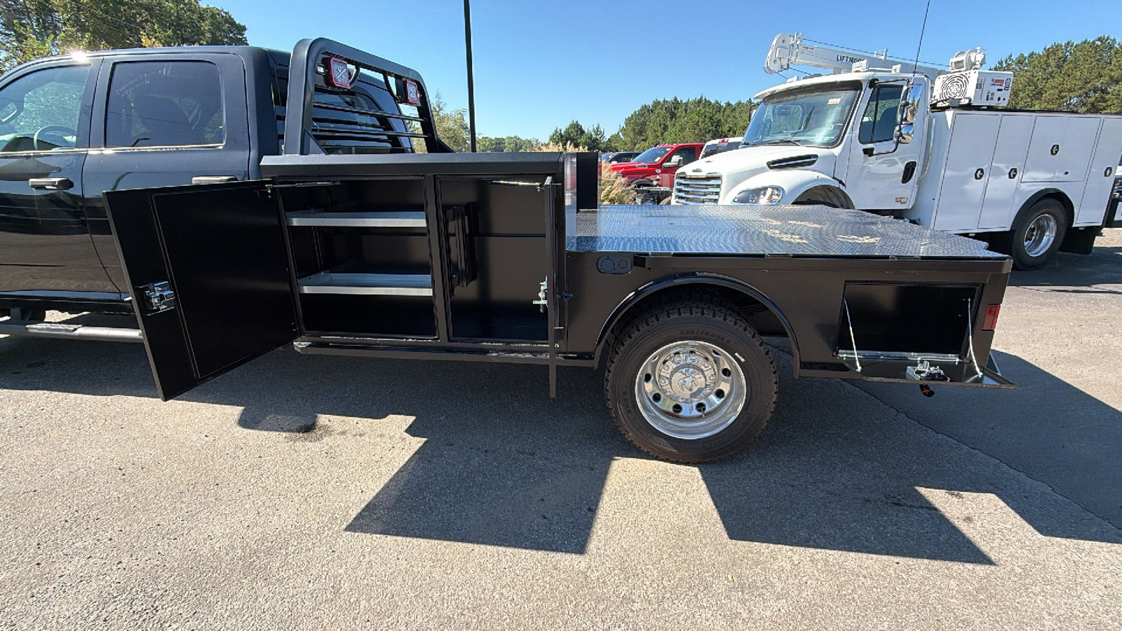 New 2026 RAM 4500 Tradesman w/ Chrome Appearance Group AWD/4WD image 14