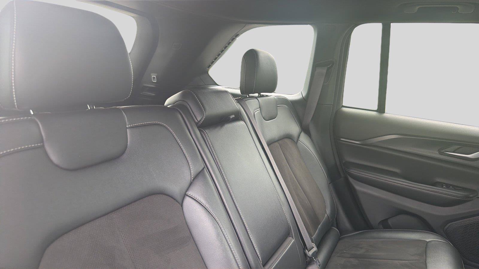 Used 2023 Jeep Grand Cherokee Altitude AWD/4WD image 20