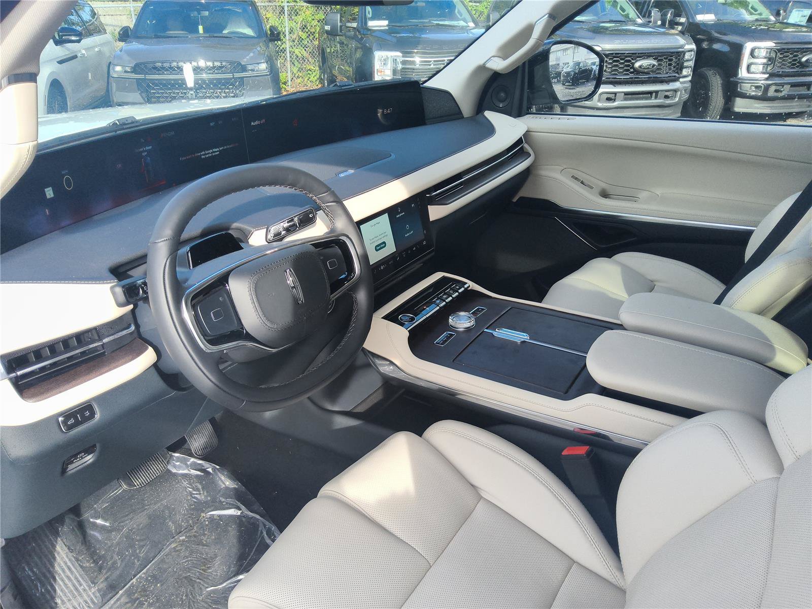 New 2027 Lincoln Navigator Reserve AWD/4WD image 13