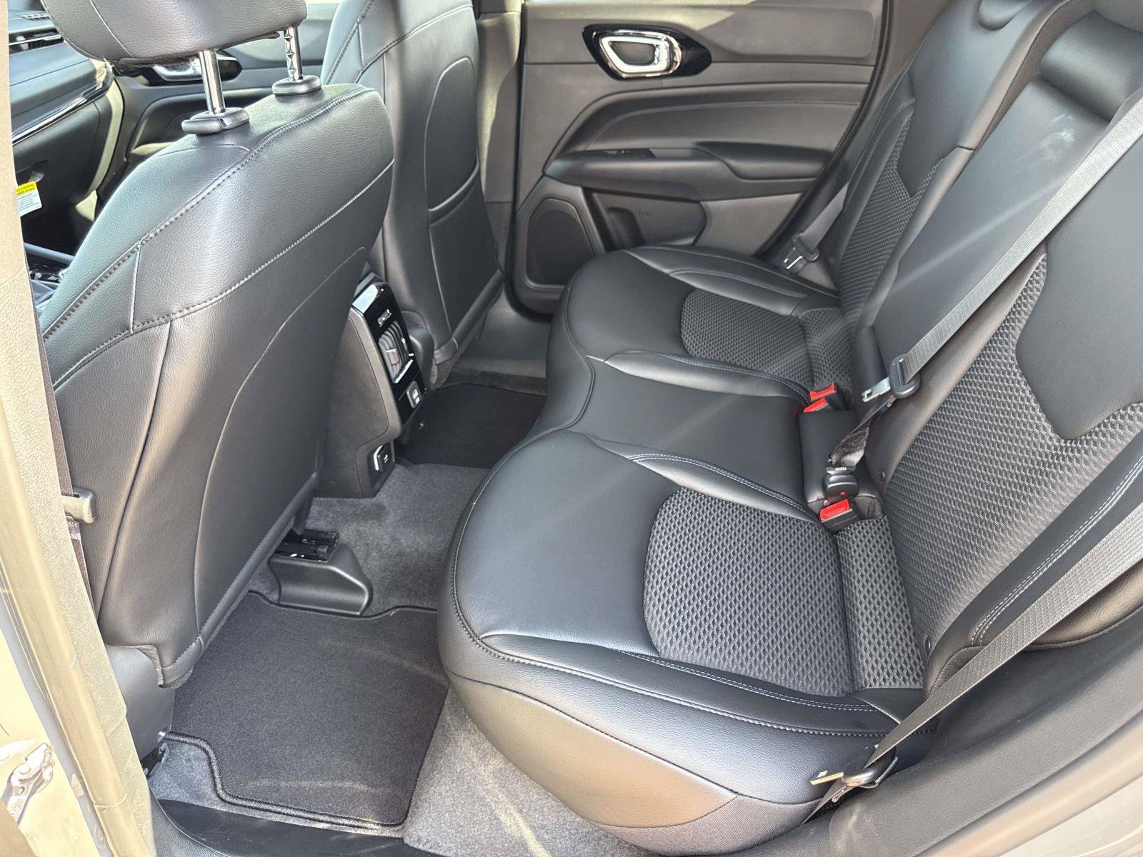New 2026 Jeep Compass Latitude AWD/4WD image 16