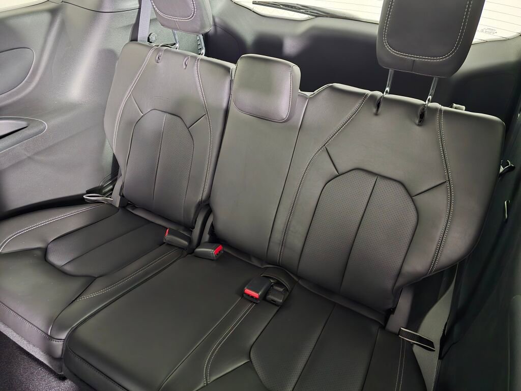 New 2026 Chrysler Voyager LX FWD image 25