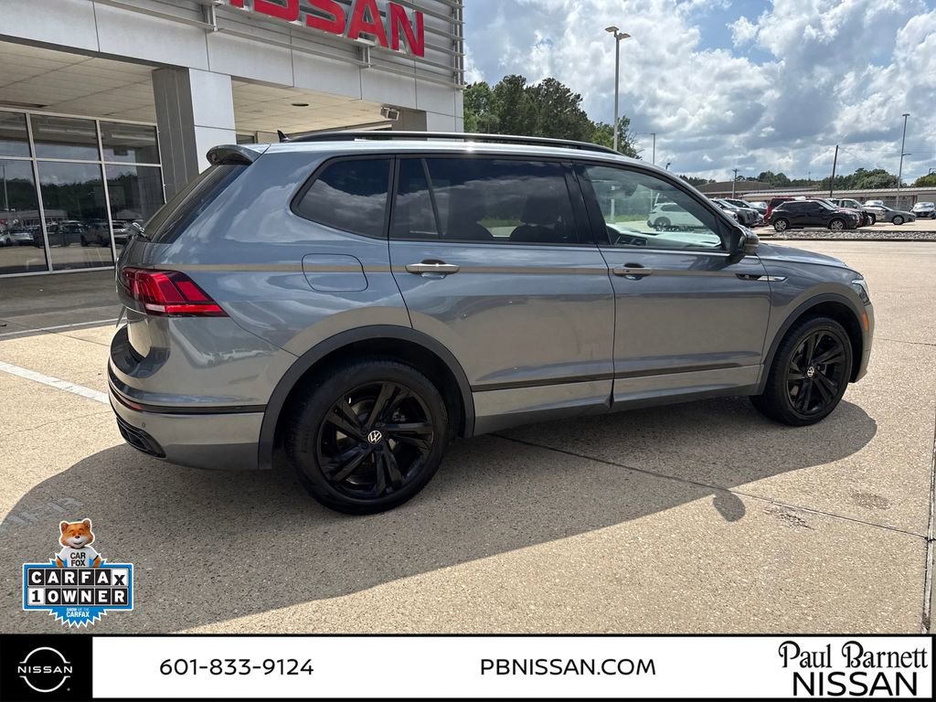 Used 2023 Volkswagen Tiguan SE R-Line FWD image 12
