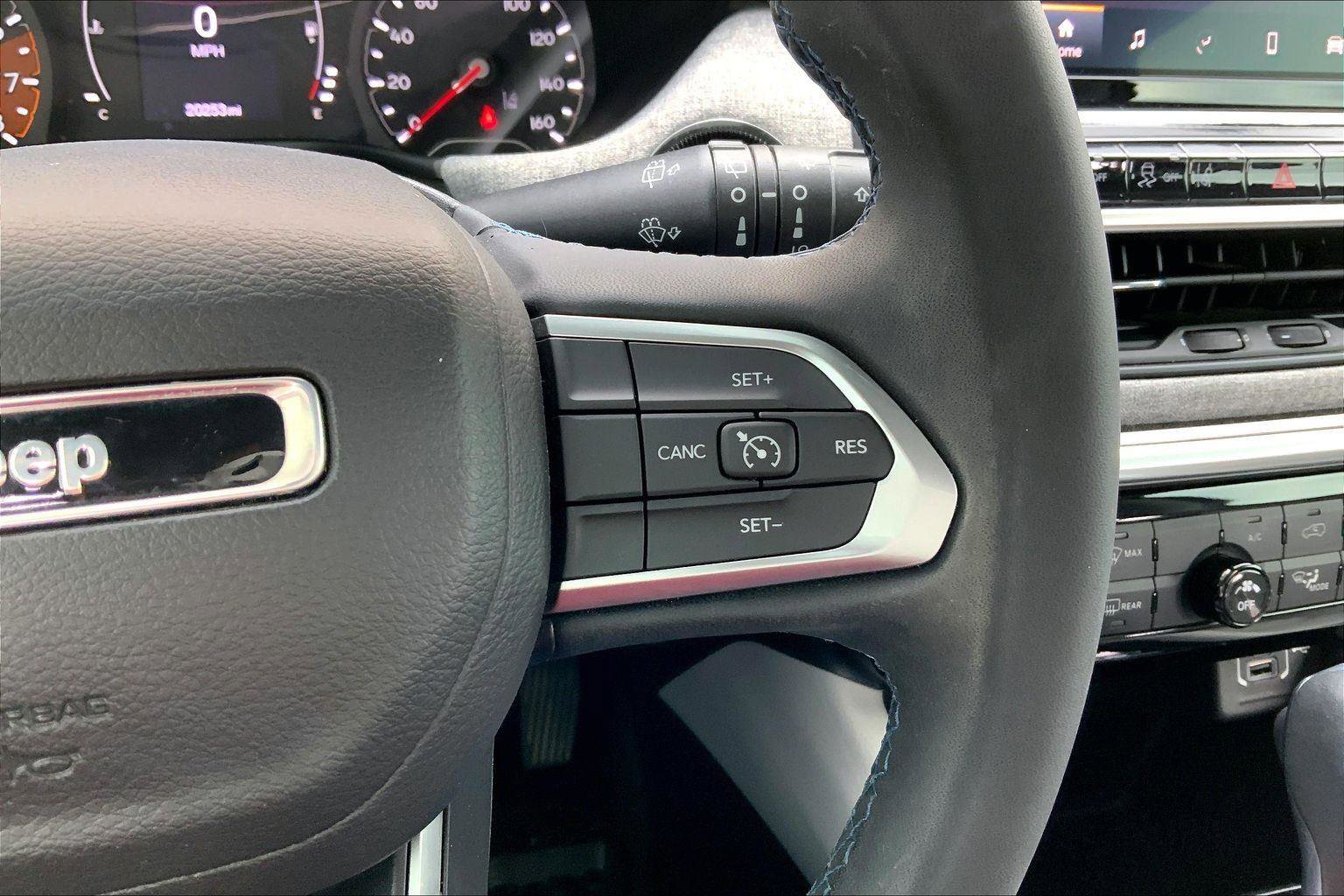 Used 2022 Jeep Compass Latitude image 18