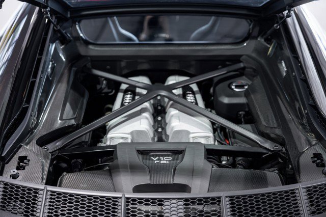 Used 2017 Audi R8 V10 plus image 11