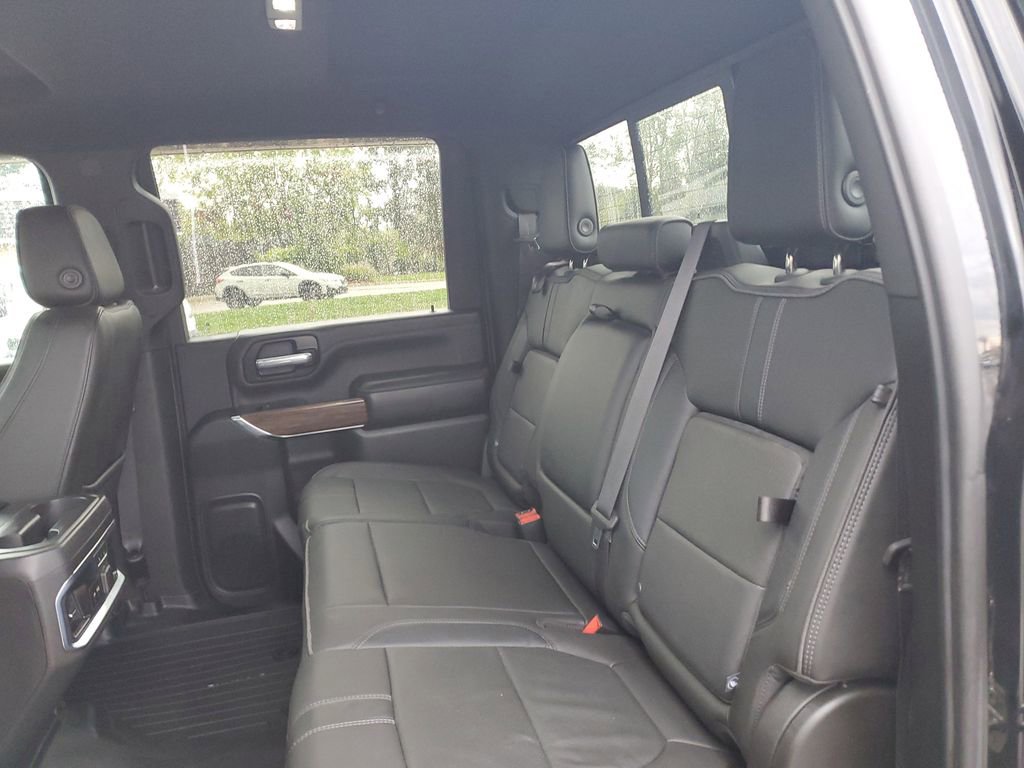 Used 2020 Chevrolet Silverado 2500 High Country w/ Technology Package AWD/4WD image 9