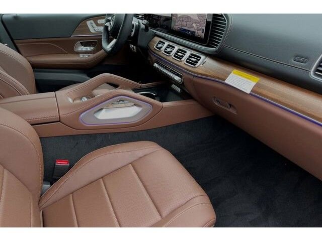 Used 2024 Mercedes-Benz GLS 450 4MATIC image 12