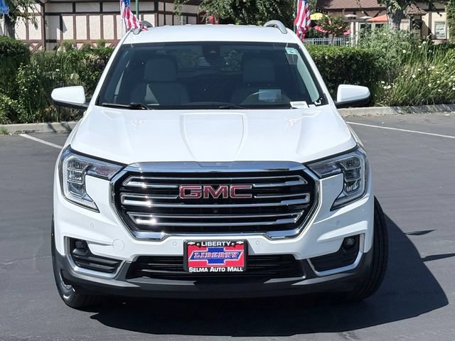 Used 2023 GMC Terrain SLT w/ Tech Package AWD/4WD image 3
