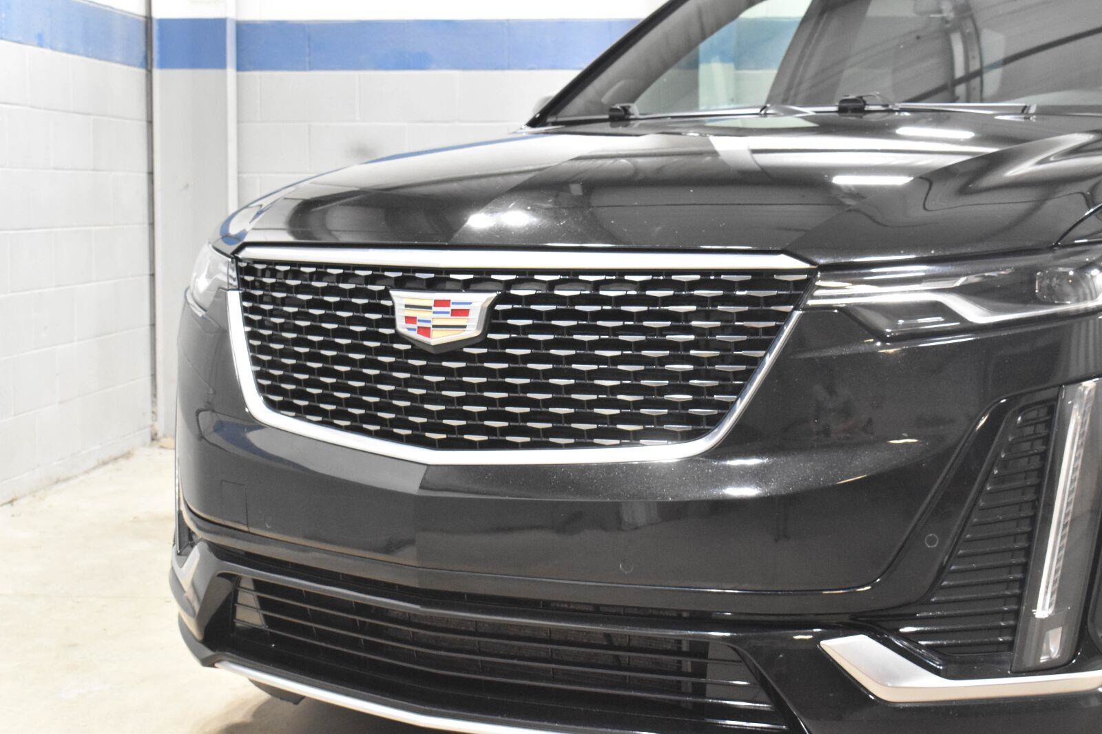 Used 2024 Cadillac XT6 Premium Luxury w/ LPO, Floor Liner Package FWD image 29
