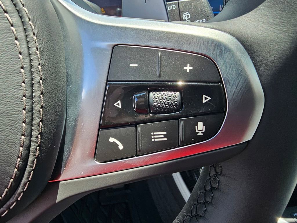 Used 2026 BMW X7 xDrive40i w/ M Sport Package image 21