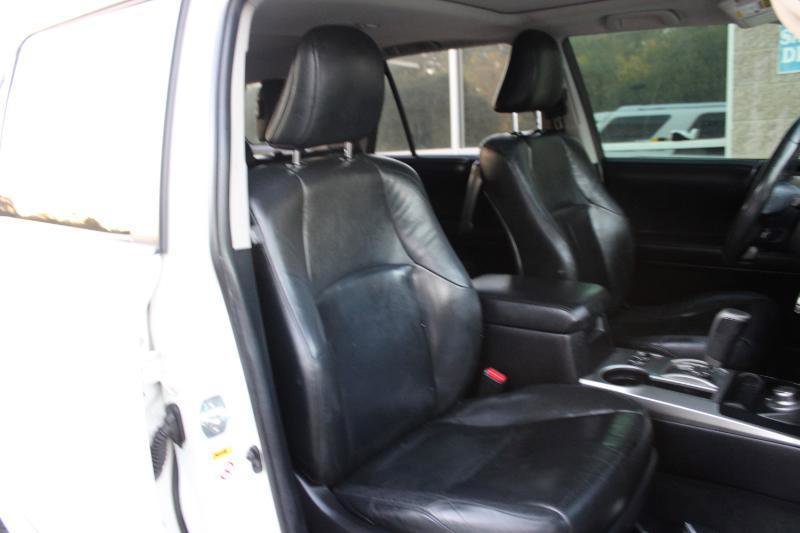 Used 2011 Toyota 4Runner Limited image 11