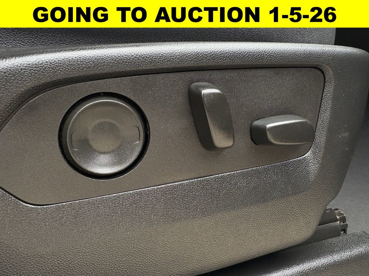 Used 2023 GMC Yukon SLT image 32