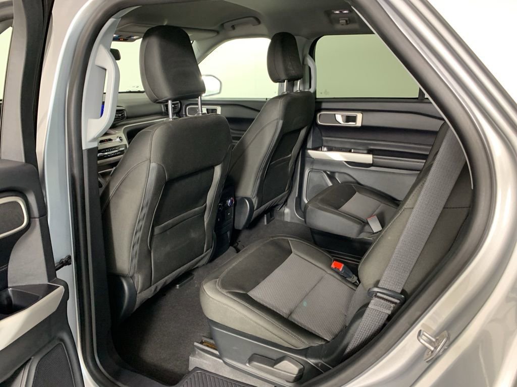 Used 2022 Ford Explorer XLT image 35