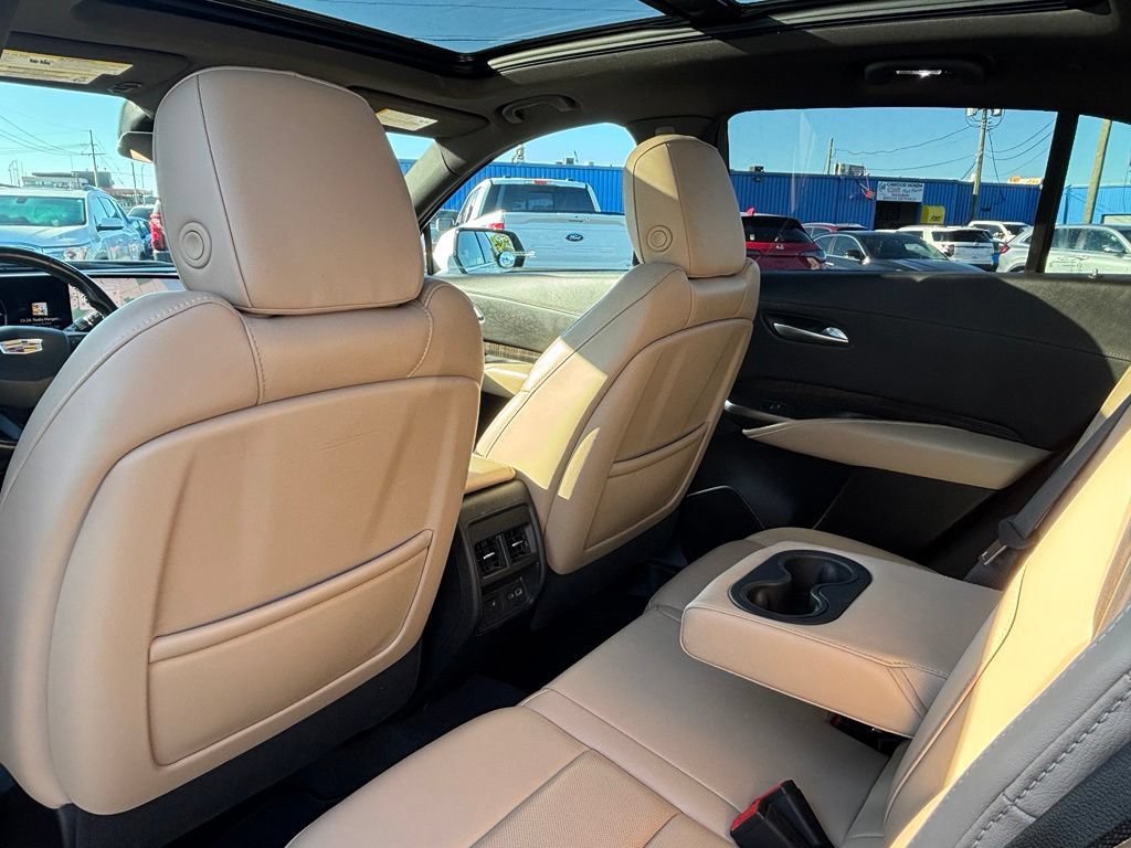 Used 2024 Cadillac XT4 Premium Luxury AWD/4WD image 16