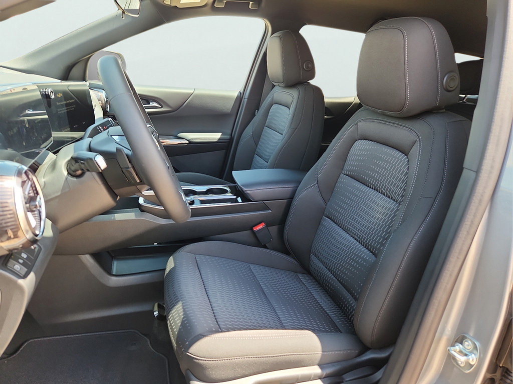 New 2027 Chevrolet Equinox LT FWD image 17