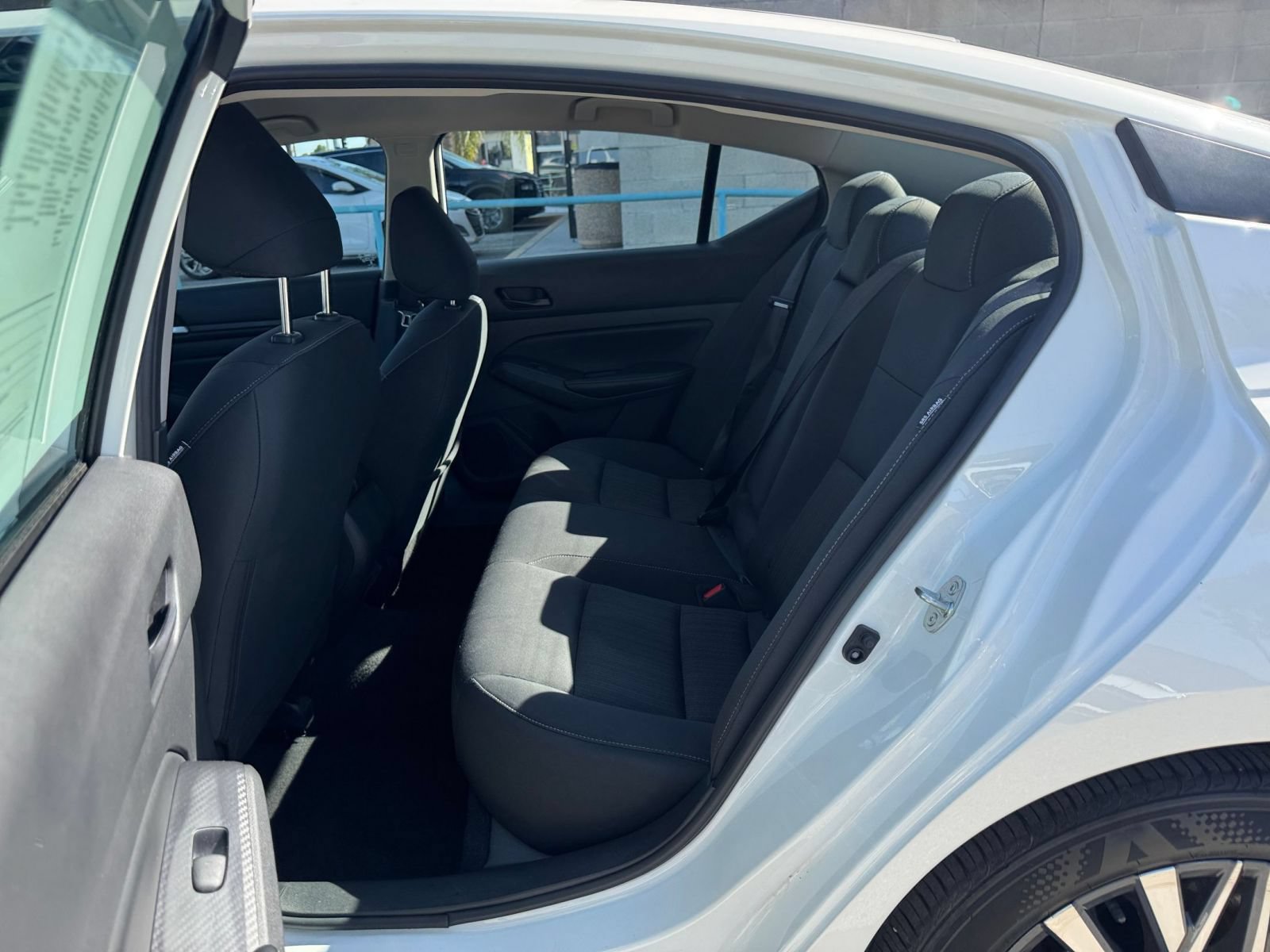 Used 2025 Nissan Altima 2.5 SV FWD image 27