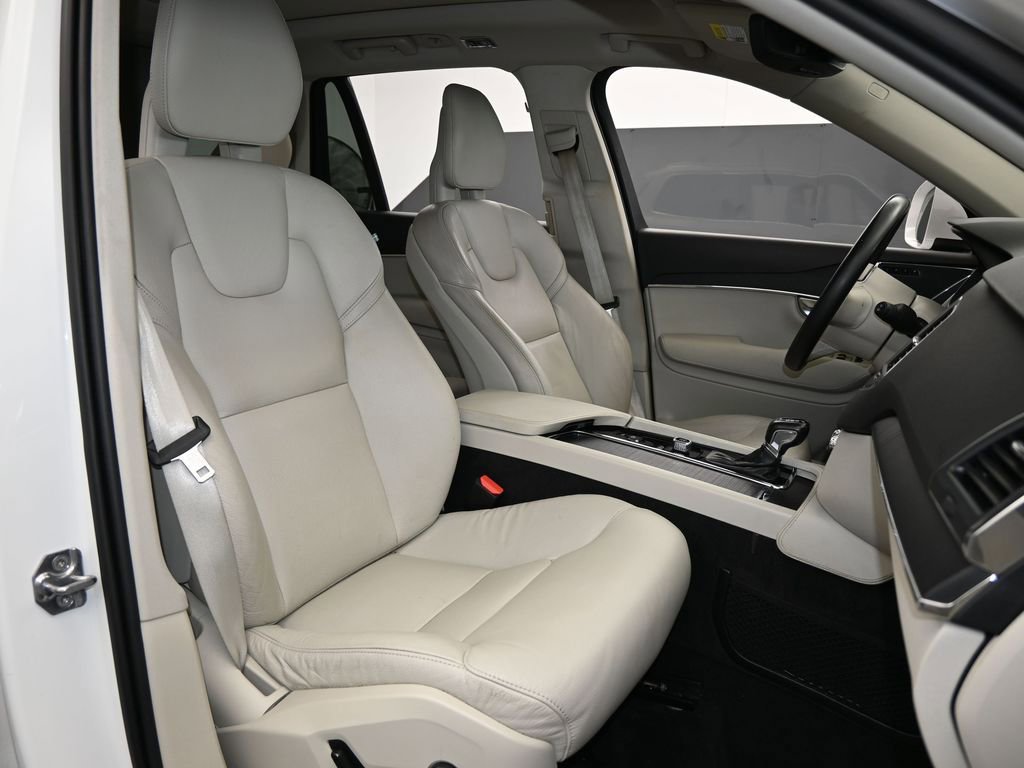 Used 2020 Volvo XC90 T5 Momentum w/ Protection Package Premier image 43