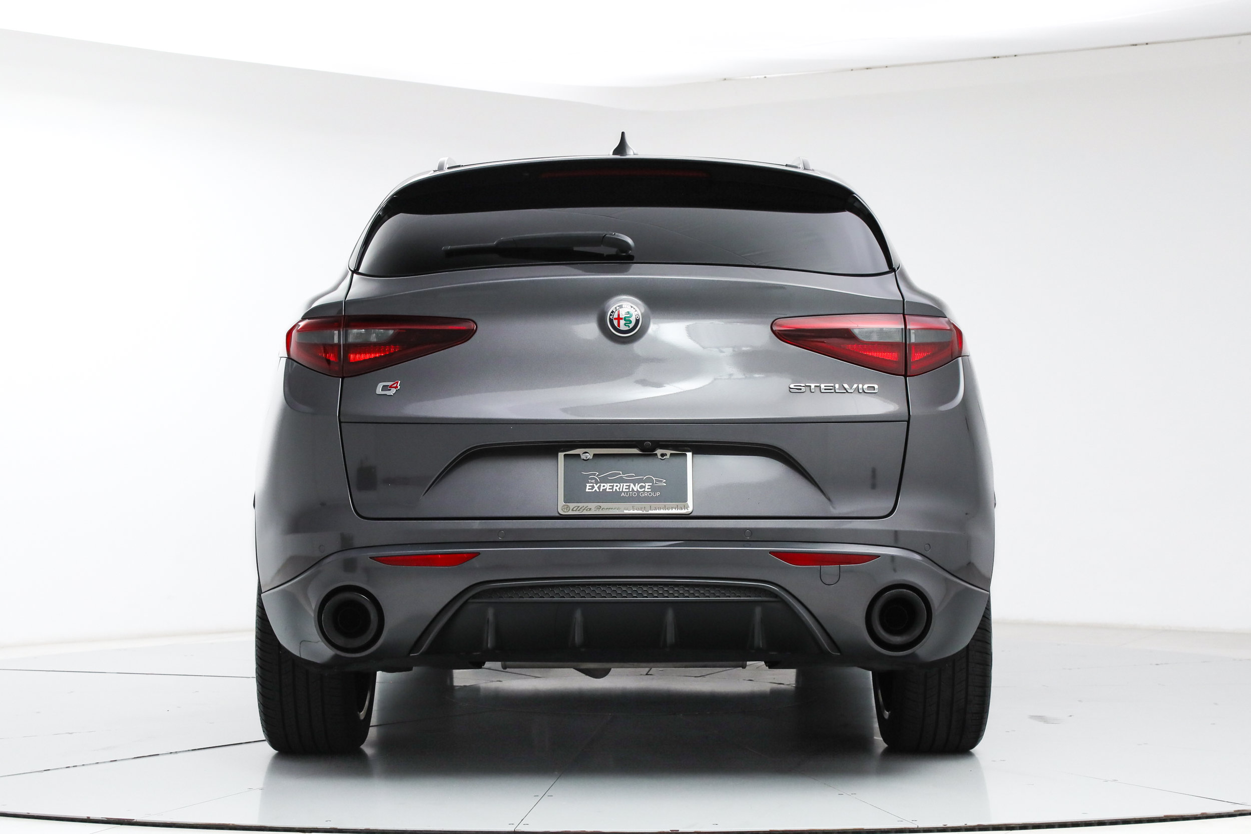 Used 2022 Alfa Romeo Stelvio Veloce AWD/4WD image 4