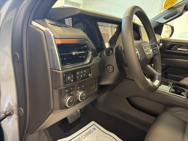 Used 2026 GMC Yukon XL Denali w/ Sun & Power Step Package AWD/4WD image 28