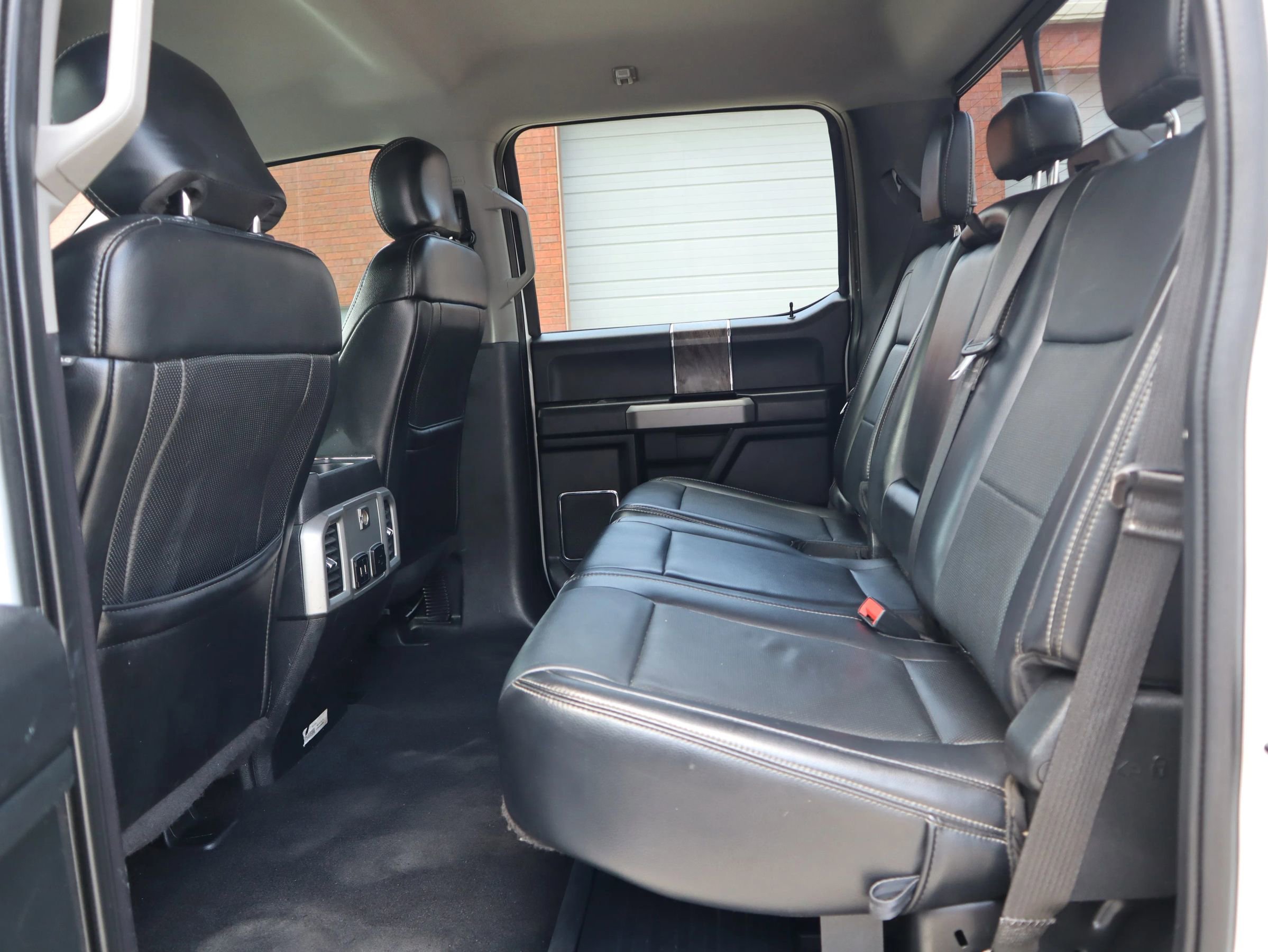 Used 2019 Ford F250 Lariat w/ Chrome Package image 11